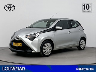 Toyota Aygo 1.0 VVT-i x-play | Navigatie | Apple Carplay - Android Auto | Parkeercamera | Onderweg-naar-dealer