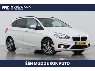 BMW 2-serie Tourer 225xe Luxury | Head-Up | Camera | Stoelverwarming | Lane Assist | Getint Glas | 17 Inch