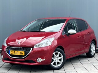 Peugeot 208 BWJ 2015 | 1.2PT Style | AIRCO | NAVI | DONKER GLAS | LICHTMETAAL | CRUISE |