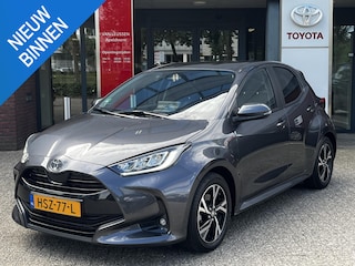 Toyota Yaris 1.5 Hybrid 115 Dynamic LM-VELGEN 16'' APPLE/ANDROID LED NAVI KEYLESS CAMERA CLIMATE PRIVACY GLASS NL-AUTO