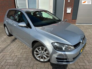 Volkswagen Golf 1.2 TSI Business Edition / Navi / Camera / leder / Stoelverw / Cruise / PDC