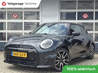 Mini Mini 3-Deurs Cooper SE John Cooper Works M 54.2 kWh | Navigatie/Android/Apple Carplay | LM Velgen 18" | Voorstoelen + Stuur Verwarmd | Elektrisch Glazen Panoramadak | Cruise Control | Airco |