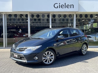 Toyota Auris 1.8 Hybrid Dynamic | Navigatie, Parkeersensoren, Stoelverwarming, Cruise control, 17 inch, Camera