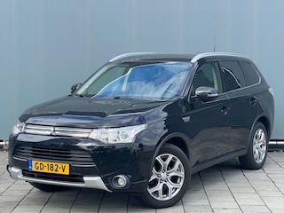 Mitsubishi Outlander BWJ 2015 | 2.0 PHEV 203PK Executive Edition X-Line | TREKHAAK | CAMERA A | PDC | NAVI | CLIMA | STOELVERW | LICHTMETAAL | LEDER/STOF