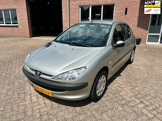 Peugeot 206 1.4 One-line // Nieuwe APK // Airco