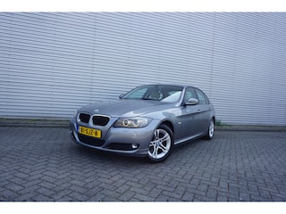 BMW 318i Corporate Lease Luxury Line Climate / Navi / Cruise / Leder / Parkeers. / Lm velgen / NAP