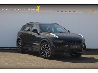 Lynk & Co 01 276PK Automaat Core / Adaptieve cruise control / Stoel - en stuurwielverarming / Parkeersensoren met camera / Apple carplay / Trekhaak / Metallic lak / 19" lichtmetalen velgen