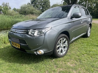 Mitsubishi Outlander 2.0L PHEV 4WD 5pl. Safety Pack Topstaat
