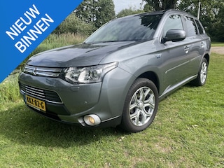Mitsubishi Outlander 2.0L PHEV 4WD 5pl. Safety Pack Topstaat
