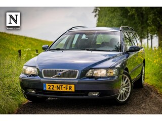 Volvo V70 2.5 T |Trekhaak |Leder |LM Velgen |210pk