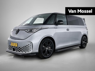 Volkswagen ID. Buzz Bulli edition 79 kWh 4MOTION 340PK | Automaat | Trekhaak | Leer | Zwarte Velgen | Adaptive Cruise Control | Achteruitrijcamera | Parkeersensoren Voor + Achter | Airco | Apple/Android Carplay | Stoelverwarming | Multifunctioneel Stuurwiel |