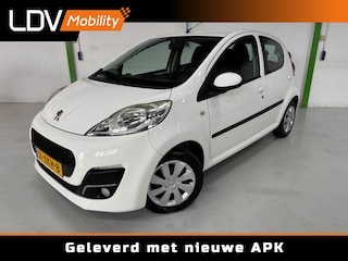 Peugeot 107 1.0 ACTIVE / Trekhaak / Airco / 5-deurs / Nette auto / Documentatie aanwezig.
