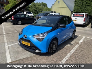 Toyota Aygo 1.0 VVT-i X-Play Cabrio Bi-Tone Automaat | Airco | Camera |