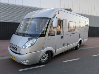Hymer B 674 SL 2 Lengtebedden Grote Garage