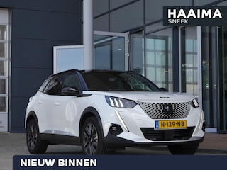 Peugeot 2008 EV GT 50 kWh | Lage km.stand | Achteruitrijcamera | Stoelverwarming | Full led verlichting | Digitale cockpit | 18 inch lichtmetalen velgen | Extra getint glas
