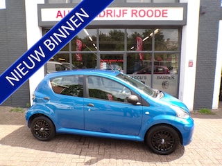 Toyota Aygo 1.0-12V 5-Drs Black & Bleu AIRCO,GOED ONDERHOUDEN!