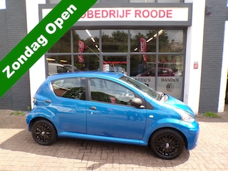 Toyota Aygo 1.0-12V 5-Drs Black & Bleu AIRCO,GOED ONDERHOUDEN!
