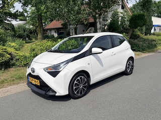 Toyota Aygo 1.0 VVT-i X-play 72PK Automaat•Airco•Camera