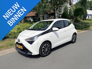 Toyota Aygo 1.0 VVT-i X-play 72PK Automaat•Airco•Camera