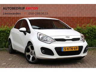 Kia Rio 1.2 CVVT 86pk Super Pack | NL-auto | Luxe! | 5 deuren | Leder | Multimedia | Cruise control | Climate control | Parkeersensoren | Lichtm. velgen | Centr. deurvergr. |
