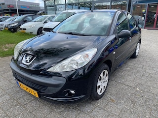 Peugeot 206 1.1 XR AIRCO NW APK BJ 2011 !!!