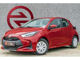 Toyota Yaris 1.5 Hybrid Active / Camera / Climate Control / Bluethooth / Cruise Control / Navigatie