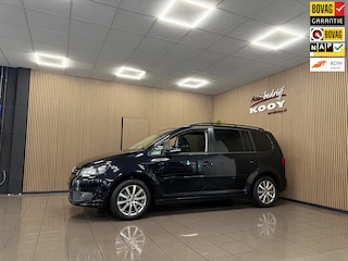 Volkswagen Touran 1.4 TSI Comfortline * Automaat / Panoramadak / Trekhaak / Xenon / NL Auto *