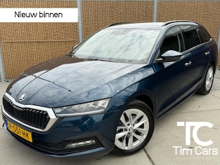 Skoda Octavia Combi 1.0 e-TSI Business Edition Automaat | Trekhaak uitklapbaar | Adaptieve cruise control | Stoelverwarming | Rijstrooksensor | Getint glas | 17 inch lichtmetalen velgen | LED verlichting | Parkeersensoren voor en achter