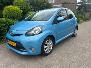 Toyota Aygo 1.0 VVT-i Dynamic Orange 1e eig/ Airco/ 5 Drs/ Origineel NL auto/ met NAP/ Nw-APK/  //  Verkoop op afspraak 06-53226433 //