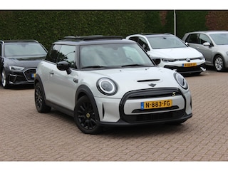 Mini Mini Yours 33 kWh / Panoramadak / Leder / Keyless / 17'' / CarPlay / Navigatie / Stuur+Stoelverwarming / Cruise Control / LED Koplampen