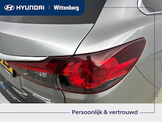 Mazda 6 Sportbreak 2.0 RED DOT EDITION | AFNEEMBARE TREKHAAK | NAVI | CLIMA | CRUISE | CAMERA | APPLE CAR PLAY & ANDROID AUTO | STOELVERWARMING | 17'' LMVELGEN | PDC VOOR & ACHTER |