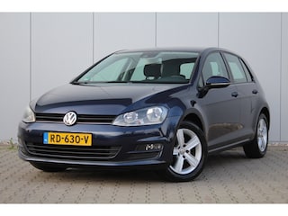 Volkswagen Golf 1.2 TSI Highline | Stoelverwarming | Camera | Navigatie | Keyless go/start | Clima / Cruise control | PDC |