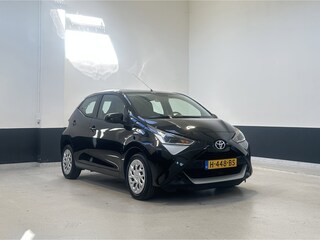 Toyota Aygo 1.0 VVT-i x-play Automaat | NL | 2 Eig | Apple Carplay/ Android auto| Navigatie | Camera|