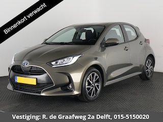 Toyota Yaris 1.5 VVT-i First Edition | Navigatie | Camera | Lichtmetalen velgen |