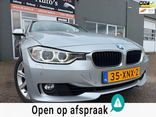 BMW 328i Executive van 1ste Eig in automaat met parkeersensoren en navigatie en bluetooth telefoon