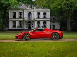 Ferrari 296 3.0 V6 | Lift | Carbon Racing Seats | Pass. display | Veel alcantara