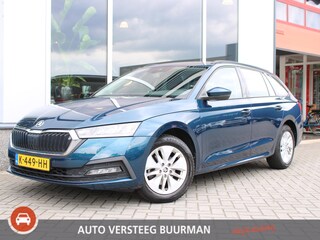 Skoda Octavia Combi 1.0 TSI Ambition Multimediasysteem, Uitklapbare trekhaak, Cruise control, Climate control, Stoelverwarming, Virtueel dashboard