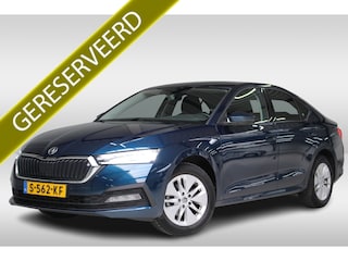 Skoda Octavia 1.0 e-TSI Business Edition Navigatie | Lichtmetalen velgen | El. achterklep | Cruise Control