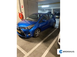Toyota Yaris 1.5 Hybrid 100PK Aspiration | Camera | Climate controle | Trekhaak | Cruise controle | Lichtmetalen velgen | Navigatie | Elektrische buitenspiegels | Besturdersstoel in hoogte verstelbaar