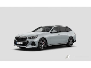 BMW 550e xDrive Touring M Sport Pro | Panorama | Harman/Kardon | Driving Ass. Plus | 360 Camera | 4-Wielbesturing | Trekhaak | Head-Up |