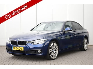 BMW 318i Executive Priv/Glass Navi Led 18'LMV