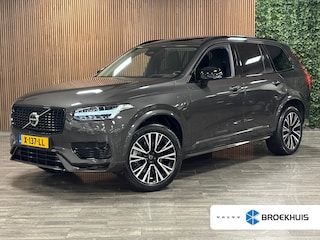 Volvo XC90 T8 AWD Recharge Ultra Ultimate Dark | Trekhaak | All Season Banden | 360 Camera | Head-Up Display | Harman Kardon | 455pk | Adaptieve Cruise Control | Stoelverwarming voor+achter | Stuurwielverwarming | Schuifdak | Full LED Meesturende koplampen | Pilot Assist | BLIS Dode Hoek Detectie | Alcantara hemelbekleding | Lederen zonnekleppen en handgrepen | Elektrische voorstoelen geheugen | Lederen bekleding | Zitting verlenging voorstoelen | Lederen dashboard | 20 Inch | Google Infotainment | Keyless Drive | Privacy Glass | Elektrisch bedienbare achterklep | Geïntegreerd kinderzitje achterin | Geïntegreerde zongordijnen achterportieren | Verlichte instaplijsten | 7-Persoons | 4-Zone Climate Control | DAB Radio | Apple Carplay/Android Auto | Alarm Klasse III | Draadloos telefoon opladen | Volvo On Call met mobiele App functie | Platinum Grey Metallic |