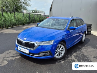 Skoda Octavia Combi 1.4 TSI iV PHEV Business Edition Plus 204 PK DSG/AUTO | Glazen panorama-dak | Trekhaak uitklapbaar | Apple carplay Android auto | Stoel/stuurverwarming | Keyless entry/start | Dodehoek detectie | Navigatie | DAB | LED | 17"LMV