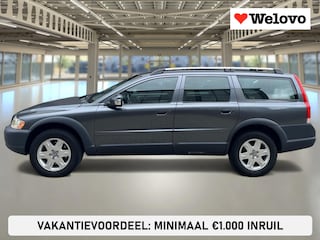 Volvo XC70 2.5 T Momentum dealer onderhouden, leder interieurs, carkit..