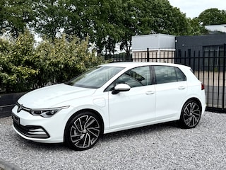 Volkswagen Golf 1.4 eHybrid Style Navi|IQLight|Memoryinter|Stuuverw 204PK