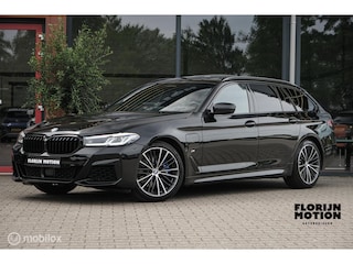 BMW 5-serie Touring 530e Business Edition Plus | M- Pakket | Pano | Harman Kardon | Trekhaak | 360 Camera | HUD | ACC | DAB+ | Stoelverwarming