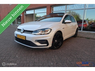 Volkswagen Golf 1.5 TSI R-line Pano Carplay virtual cockpit