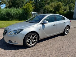 Opel Insignia 1.6 T Cosmo/CLIMA/CRUISE/PARKSENSOR VOOR EN ACHTER/HALF LEDER