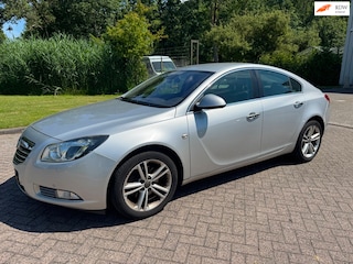Opel Insignia 1.6 T Cosmo/CLIMA/CRUISE/PARKSENSOR VOOR EN ACHTER/HALF LEDER