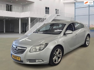 Opel Insignia 1.6 T Cosmo/CLIMA/CRUISE/PARKSENSOR VOOR EN ACHTER/HALF LEDER